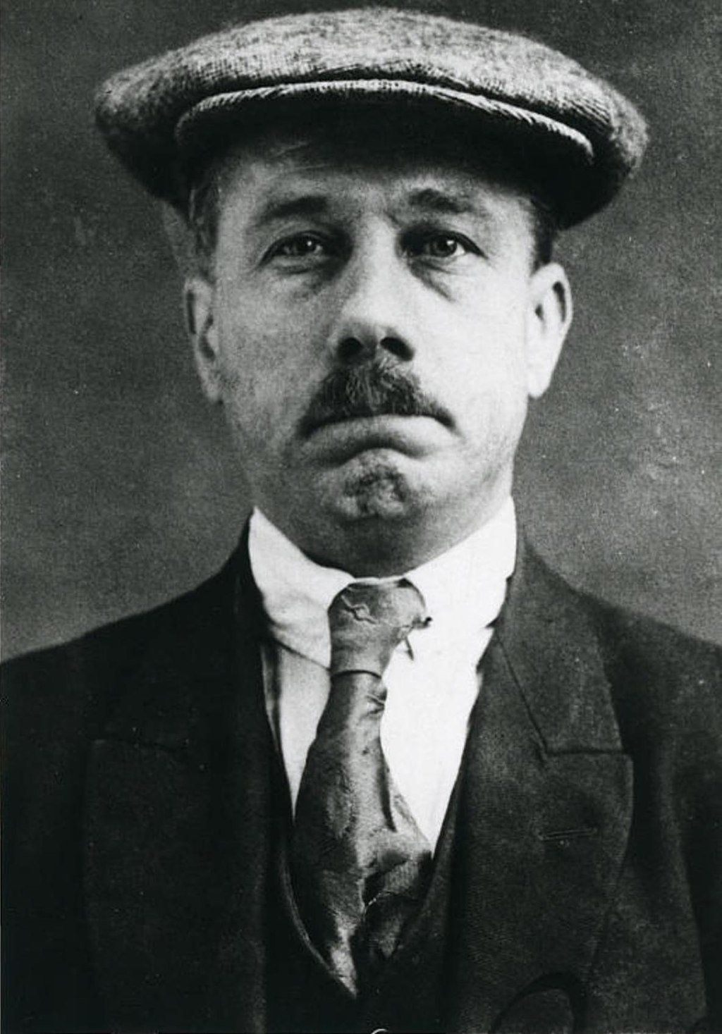 A 1923 mugshot of Red Marut, the most likely candidate for the pseudonym B. Traven