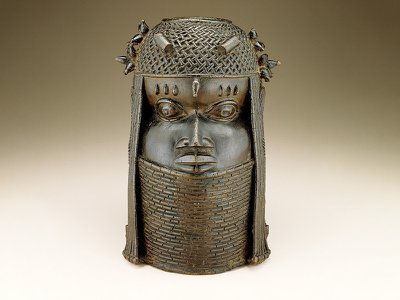 This commemorative sculpture by an Edo artist is one of 29 objects the Smithsonian is proposing to repatriate to Nigeria.&nbsp;