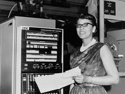 Melba Roy led the group of human computers who tracked the Echo satellites in the 1960s.